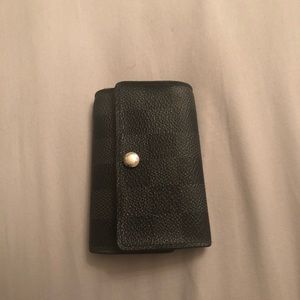 Louis Vuitton 6 key holder